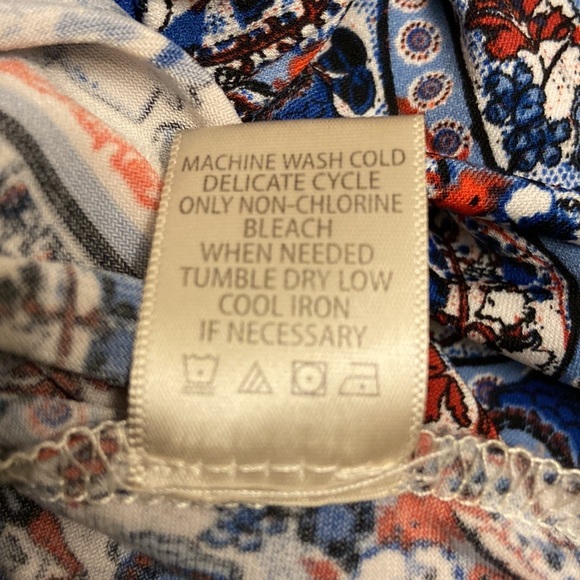 Max Studio Abstract Floral Pattern Print Pullover Long Sleeves Loose Fit Dress. - Picture 7 of 7